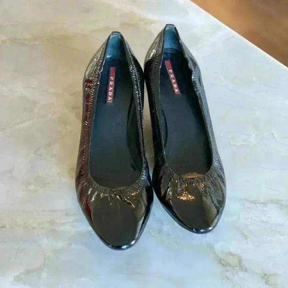PRADA black patent classic pump heels size 39.5 kitten - Picture 1 of 9